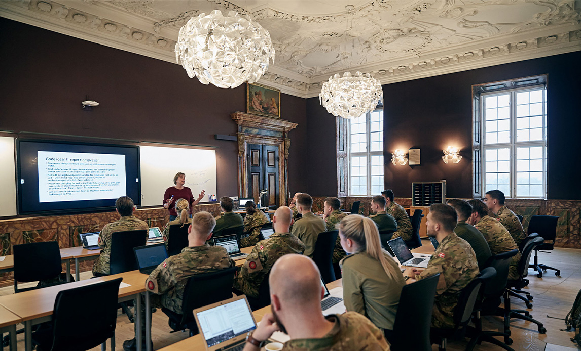 Klasseundervisning på Hærens Officersskole